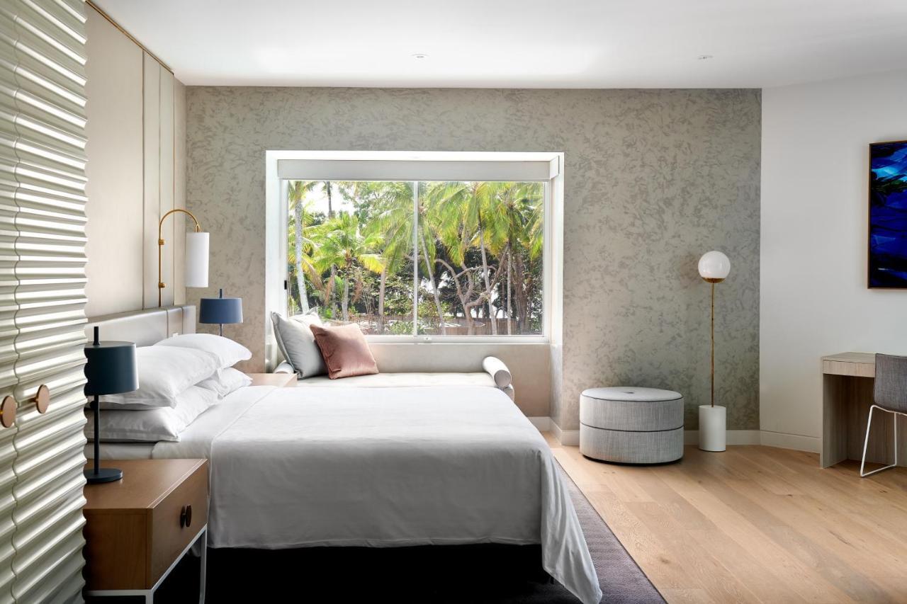 Präsidentensuite mit einem Schlafzimmer, einem Kingsize-Bett und Blick auf die Lagune
